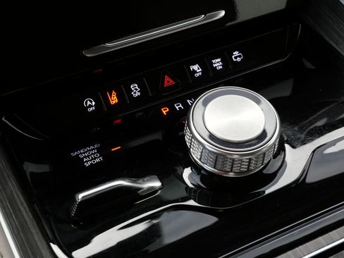 Used 2023 Jeep Wagoneer Series II w/ Premium Group I image 27