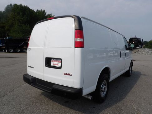 Used 2022 GMC Savana 2500 RWD image 7