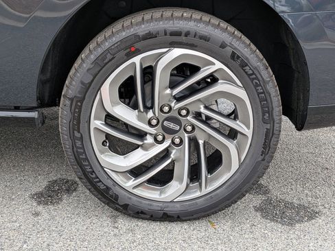 New 2026 Lincoln Navigator Reserve image 6