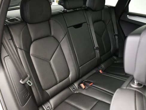Certified 2026 Porsche Macan AWD/4WD image 57