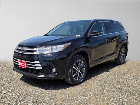 Used 2018 Toyota Highlander XLE AWD/4WD image 7