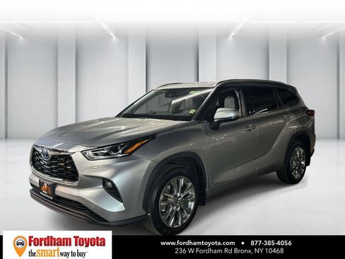 Used 2021 Toyota Highlander Limited AWD/4WD image 4