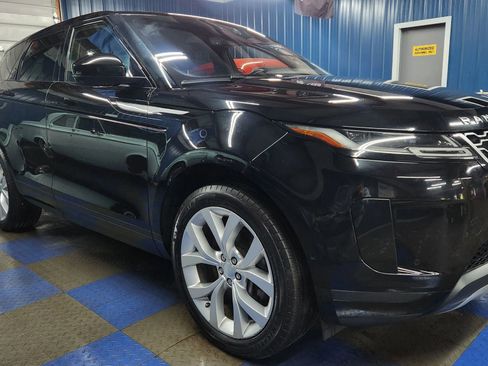 Used 2020 Land Rover Range Rover Evoque SE image 2