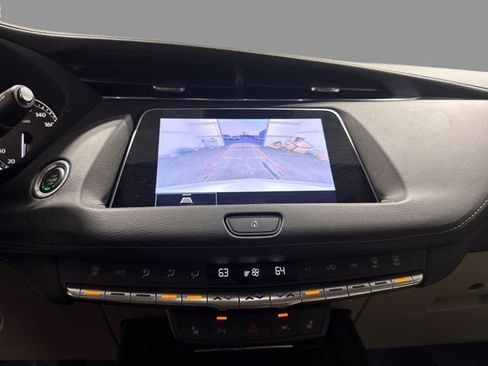 Used 2023 Cadillac XT4 Luxury w/ Cold Weather Package image 7