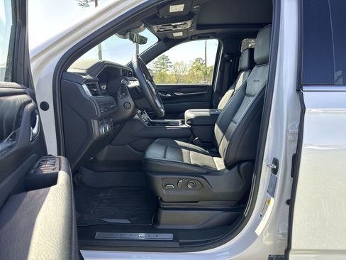 Used 2023 GMC Yukon Denali w/ Denali Reserve Package image 16