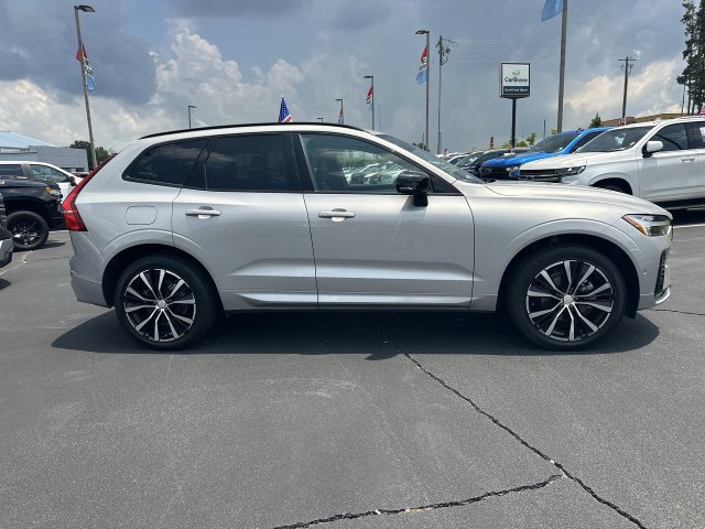 Used 2025 Volvo XC60 B5 Plus AWD/4WD image 9