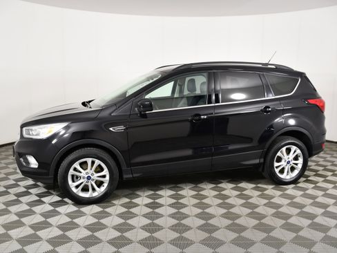 Used 2019 Ford Escape SEL image 9