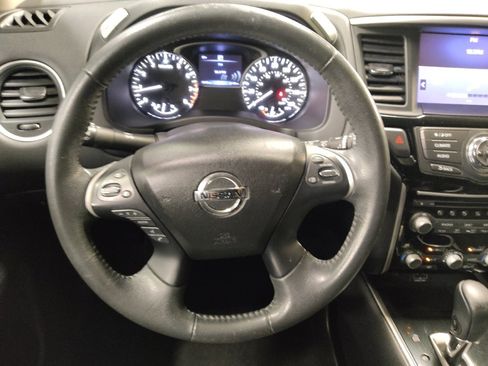 Used 2018 Nissan Pathfinder SV FWD image 22