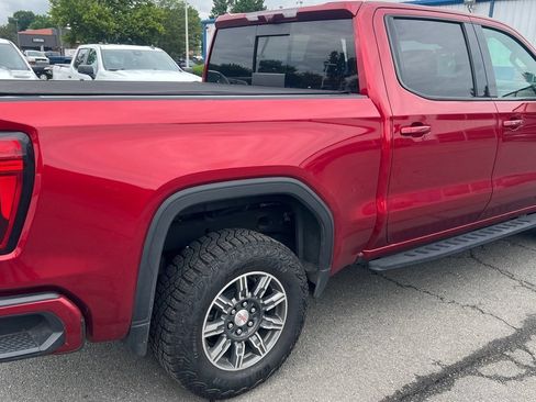 Used 2024 GMC Sierra 1500 AT4 w/ Technology Package AWD/4WD image 5