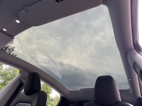 Used 2026 Tesla Model Y 2WD image 12