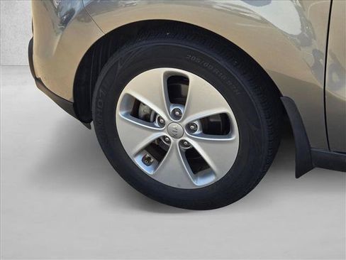 Used 2015 Kia Soul FWD image 20