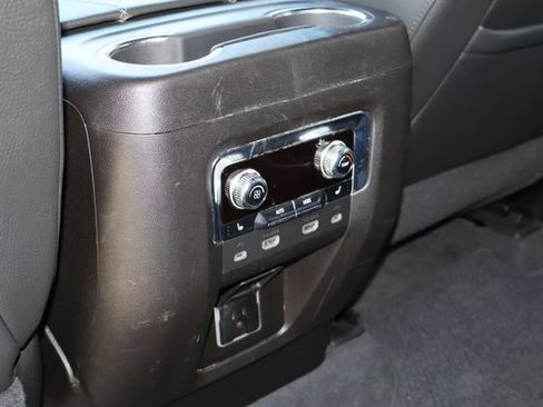 Used 2021 GMC Yukon Denali w/ Denali Premium Package AWD/4WD image 18