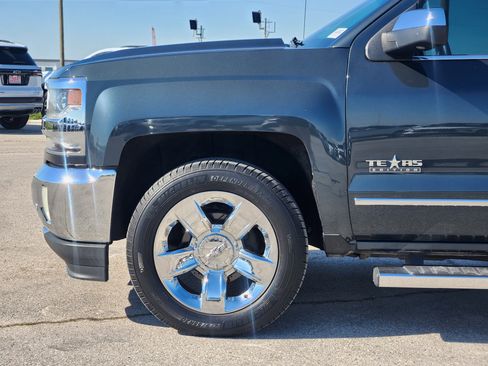 Used 2017 Chevrolet Silverado 1500 LTZ w/ Texas Edition RWD image 9