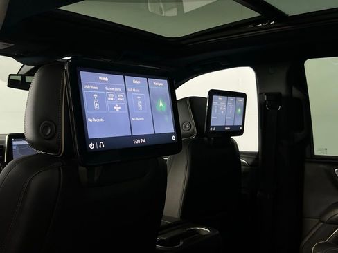 Used 2021 GMC Yukon SLT w/ SLT Luxury Plus Package image 29