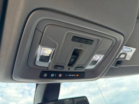 Used 2019 Chevrolet Silverado 1500 LT Trail Boss AWD/4WD image 19