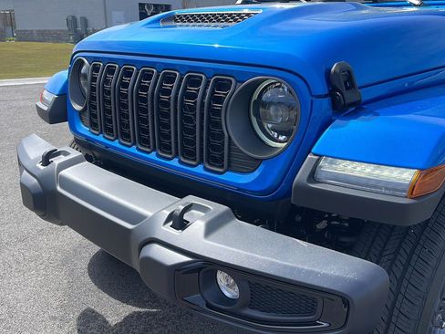 New 2026 Jeep Gladiator Sport image 11