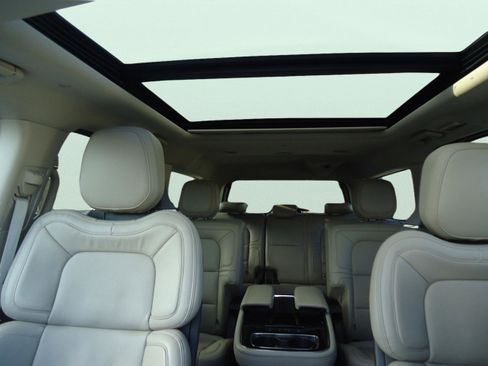 Used 2024 Lincoln Navigator L Reserve image 33