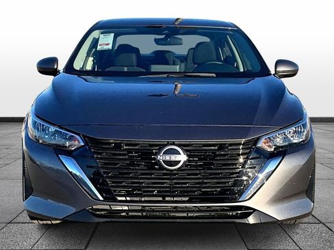 Used 2024 Nissan Sentra SV image 3