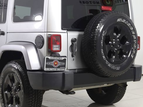 Used 2015 Jeep Wrangler Unlimited Sahara AWD/4WD image 20