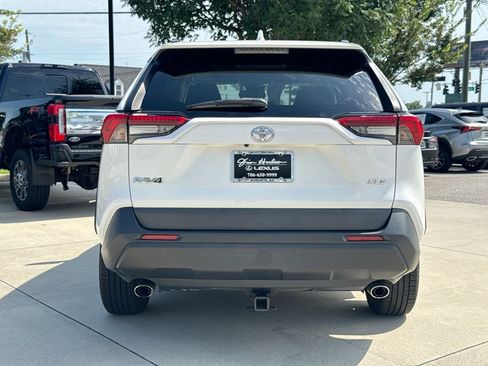 Used 2019 Toyota RAV4 XLE w/ Convenience Package FWD image 7