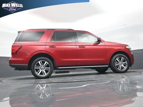 Used 2022 Ford Expedition XLT image 24