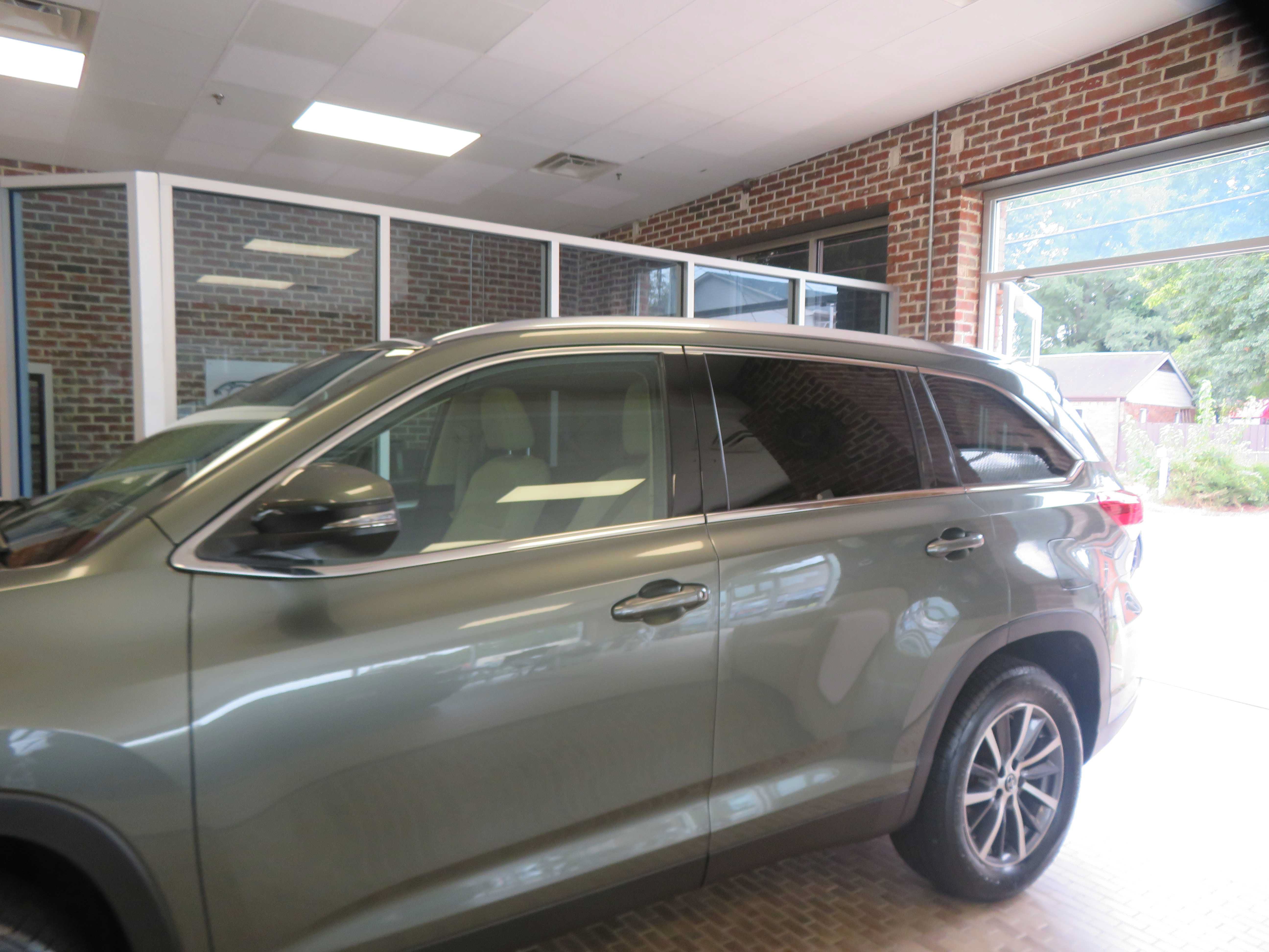 Used 2019 Toyota Highlander XLE FWD image 83