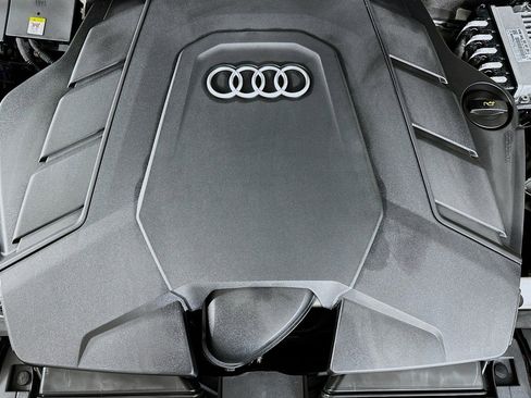 Used 2023 Audi Q8 Prestige w/ Prestige Package image 13