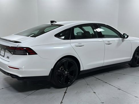 Used 2024 Honda Accord Sport image 5