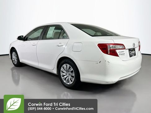 Used 2012 Toyota Camry LE FWD image 11