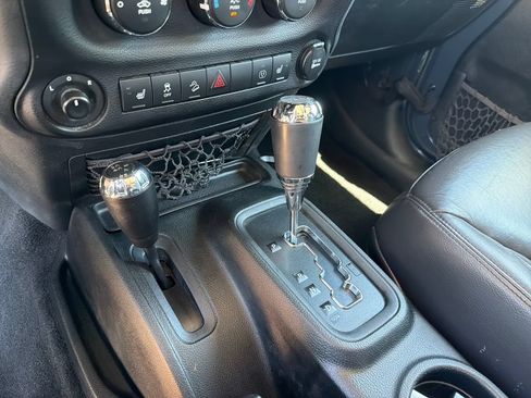 Used 2017 Jeep Wrangler Unlimited Sport w/ Quick Order Package 24S AWD/4WD image 29