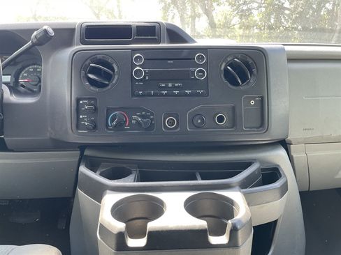 Used 2011 Ford E-350 and Econoline 350 XLT RWD image 5