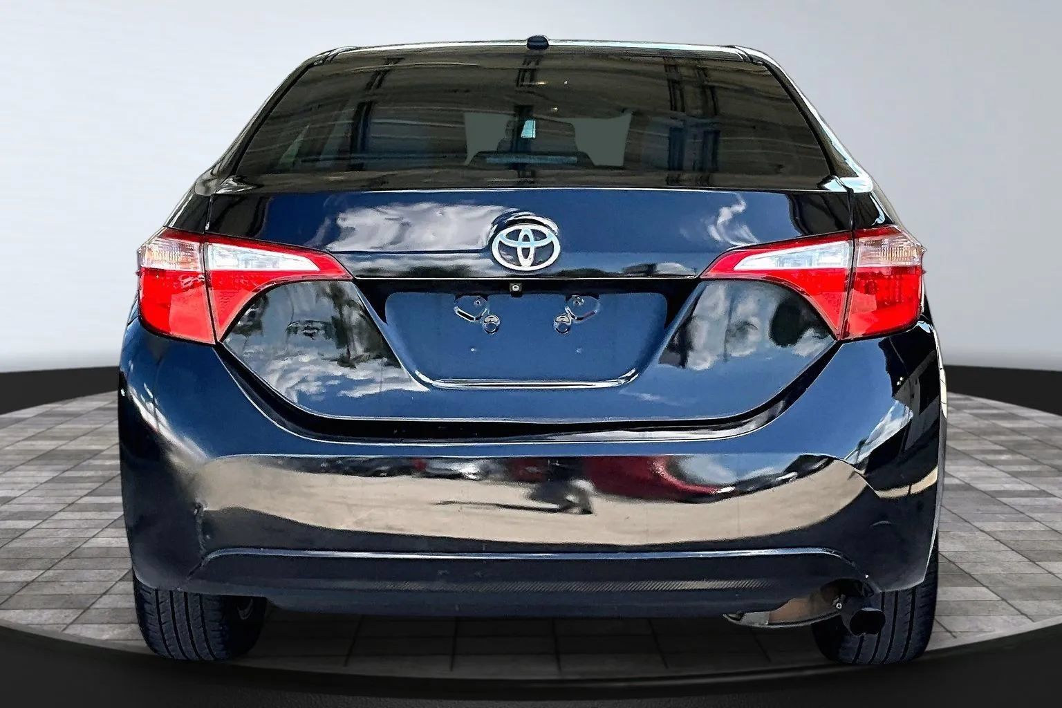 Used 2017 Toyota Corolla LE w/ LE Premium Package w/Moonroof FWD image 5