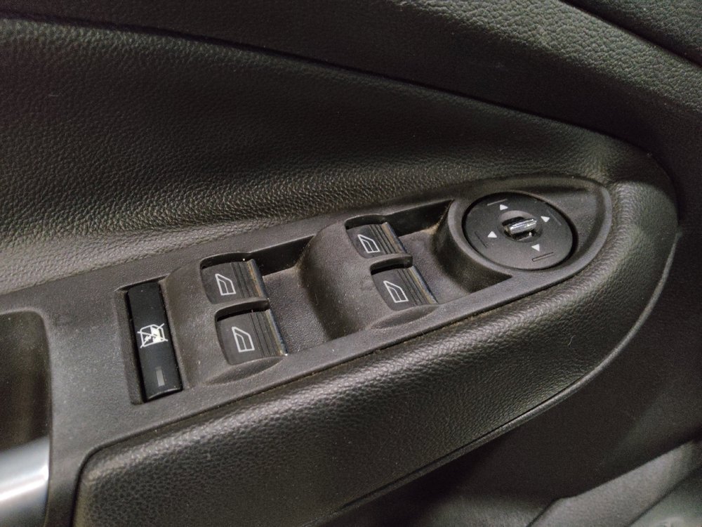 Used 2016 Ford Escape SE w/ SE Leather Comfort Package AWD/4WD image 27