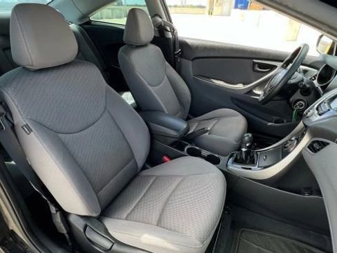 Used 2013 Hyundai Elantra image 17