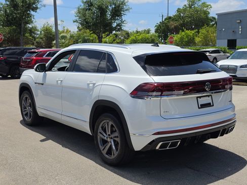 Used 2024 Volkswagen Atlas Cross Sport SEL R-Line AWD/4WD image 4