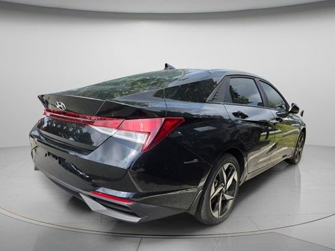 Used 2023 Hyundai Elantra SEL w/ Convenience Package FWD image 5