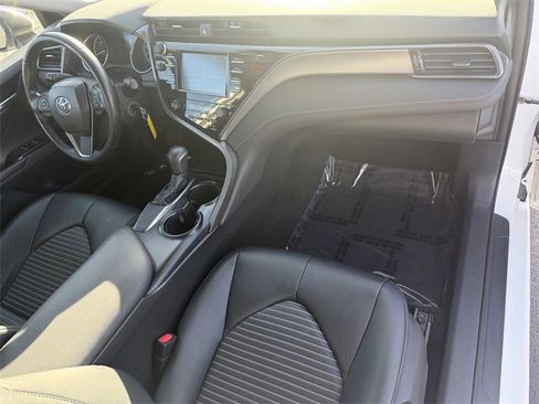Used 2019 Toyota Camry SE image 19
