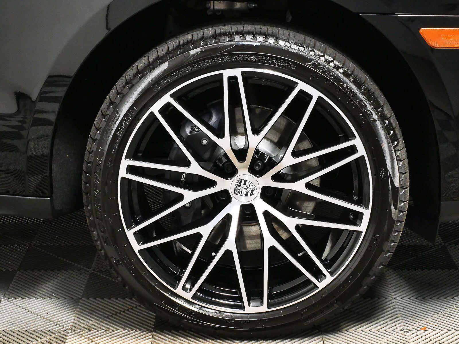 New 2026 Porsche Macan Turbo AWD/4WD image 41