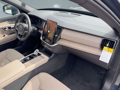 New 2026 Volvo XC90 B5 Core w/ Protection Package image 31