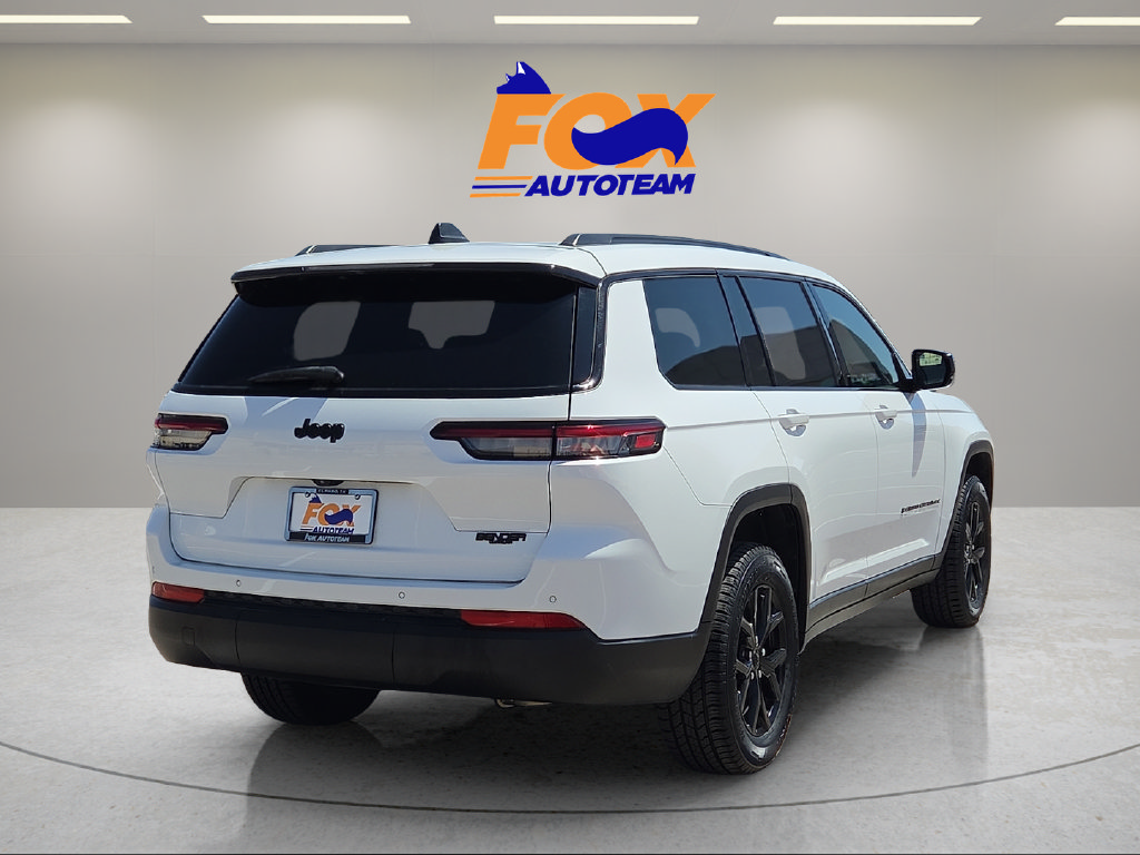 Used 2024 Jeep Grand Cherokee L Laredo RWD image 4
