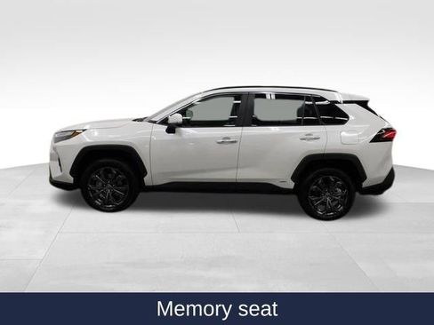 Used 2022 Toyota RAV4 Limited image 5