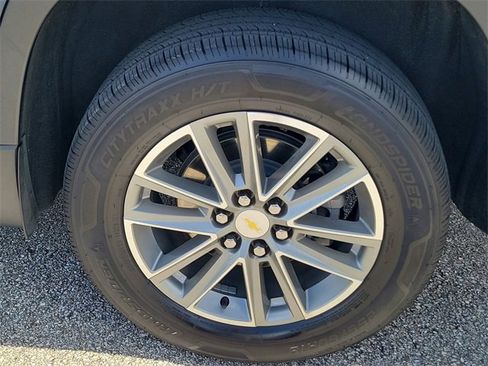 Certified 2023 Chevrolet Traverse LT image 8