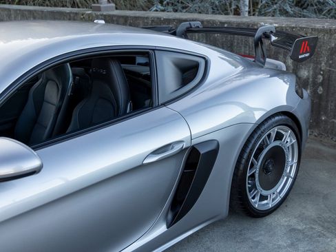 Used 2025 Porsche 718 Cayman GT4 RS image 23