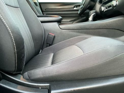 Used 2024 Nissan Altima 2.5 SV image 17