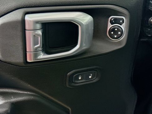 Used 2024 Jeep Gladiator Sport AWD/4WD image 18