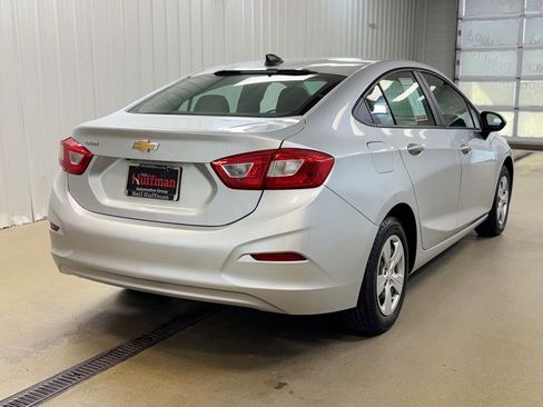 Used 2017 Chevrolet Cruze LS FWD image 5