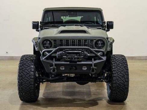 Used 2024 Jeep Wrangler Unlimited Rubicon w/ Technology Group AWD/4WD image 3