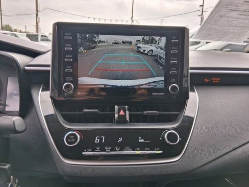 Used 2021 Toyota Corolla LE FWD image 14