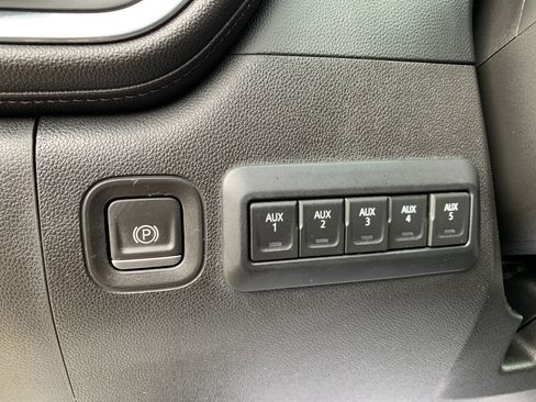 Used 2022 Chevrolet Silverado 3500 LTZ w/ LTZ Convenience Package image 30