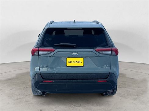 Used 2019 Toyota RAV4 XLE image 4